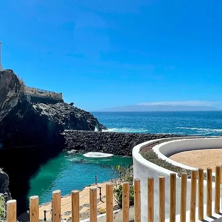 Oceanfront In Center Of Gigantes